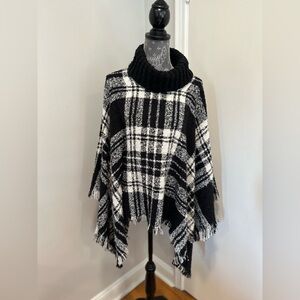 Steve Madden Black and White Checkered Poncho. Sz: OS Coverup Sweater.